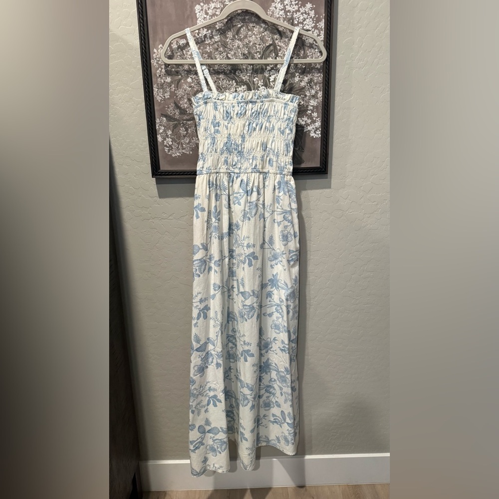 NWT Universal Thread White and Light Blue Floral Maxi Dress